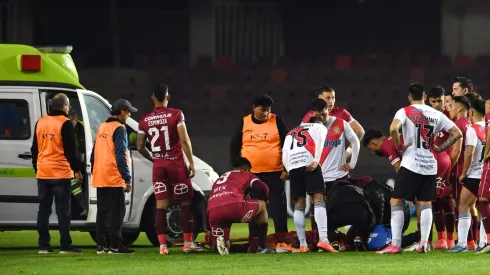 Enzo Guerrero quedó tendido en el césped de La Portada.