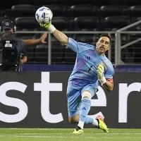 ¿Cuáles son las opciones de mercado que tiene Claudio Bravo para seguir activo y no retirarse?