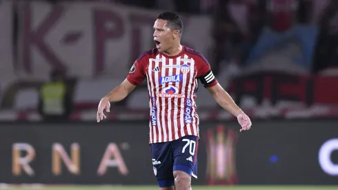 Carlos Bacca se desquitó tras la eliminación de Junior ante Colo Colo