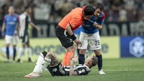 San Lorenzo acusó al árbitro de ayudar a Vargas y al Mineiro