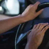 Esta es la edad que se exige para sacar licencia de conducir: Ojo con los renovantes