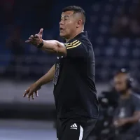 Plantel de Colo Colo se rinde ante Jorge Almirón: \'Vive con mucha pasión el fútbol\'