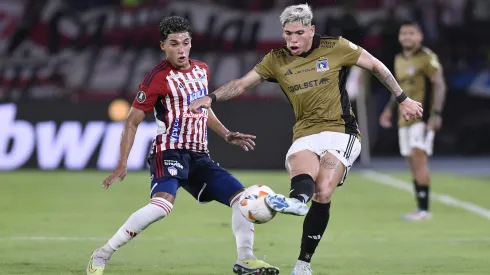 Carlos Palacios jugando ante Junior por la Copa Libertadores.