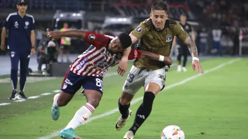 Guillermo Paiva jugando por Colo Colo ante Junior.