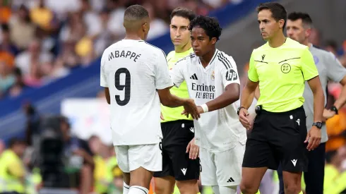 Endrick reemplazó a Mbappé y anotó su primer gol con la camiseta del Real Madrid.