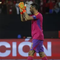 Metro de Santiago homenajea a Claudio Bravo tras el anuncio de su retiro: \'¡Gracias por tantas alegrías!\'
