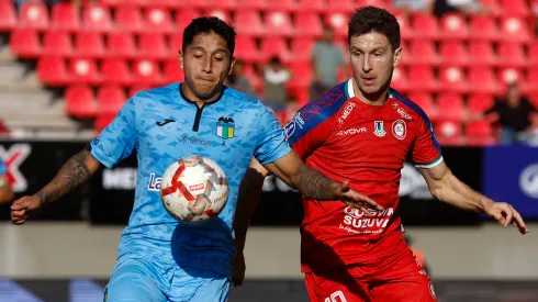 Camilo Moya y Franco Soldano en el duelo ente O'Higgins y Unión La Calera, en la fecha 7 del Campeonato Nacional.