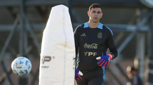 Emiliano Martínez está nominado al premio de mejor arquero del mundo