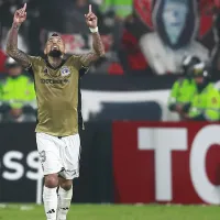 Guarello se viste de Nelson Acosta y arenga a Arturo Vidal antes de la serie con River: \'No te lesiones\'