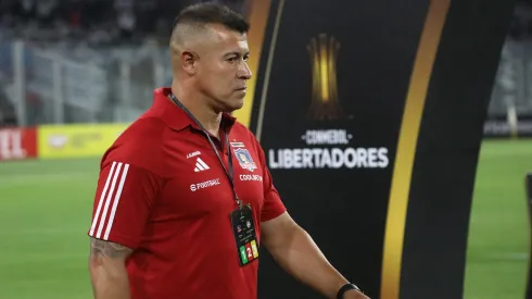 Jorge Almirón ha llevado a Colo Colo a lo más alto de Copa Libertadores sin los millones de sus rivales.