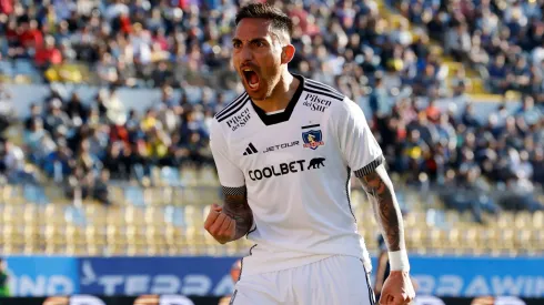 Javier Correa festeja su gol contra Everton en el Campeonato Nacional 2024.