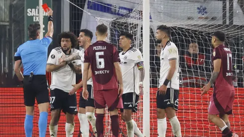 Maxi Falcón se fue expulsado en Colo Colo.