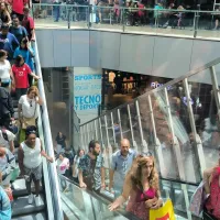 ¿Abren los malls hoy 20 de septiembre? Consulta el horario especial del comercio este viernes