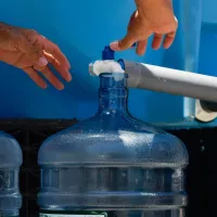 Aguas Andinas anuncia corte de agua en comunas de Santiago: Revisa cuándo y dónde
