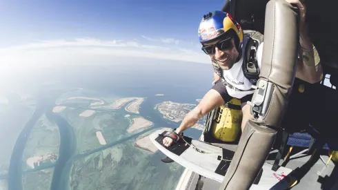 El expiloto chileno y paracaidista, Sebastián Ardilla Álvarez, cuenta a RedGol como nació su última gran aventura viral.