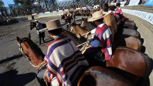 Campeonato Nacional Escolar se toma la ciudad de Curicó