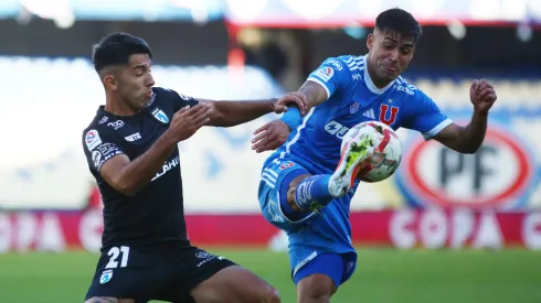Diego Fernández y Fabián Hormazábal en el último Deportes Iquique vs Universidad de Chile, disputado en el Ester Roa.