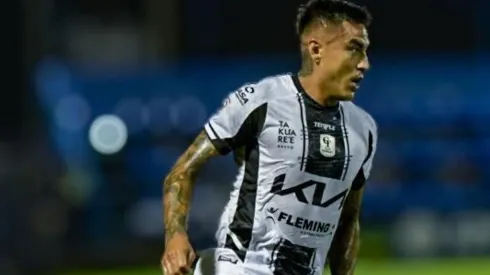 Darío Lezcano jugando en Paraguay.