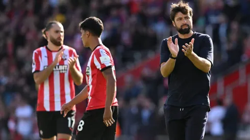 El técnico del Southampton no ha sabido de triunfos en la Premier League y lanzó palos.