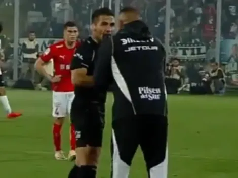 "Casi le sacó la mano": el show de Almirón tras la roja en el clásico