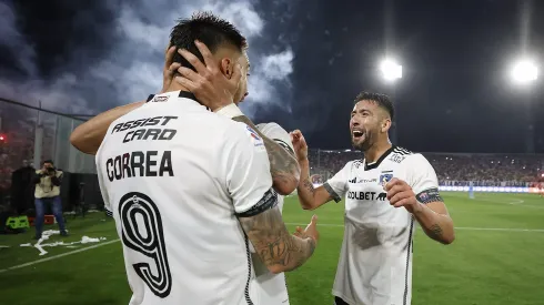 Javier Correa celebra junto al Huaso Isla en Colo Colo.