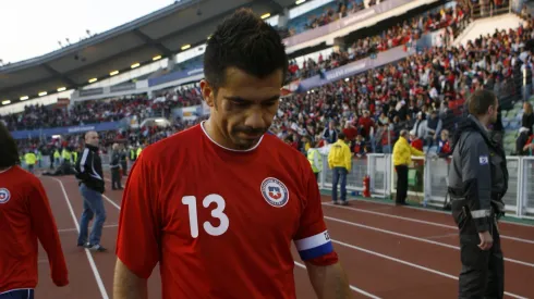 Jorge Vargas como capitán de la Roja en un amistoso ante Brasil.