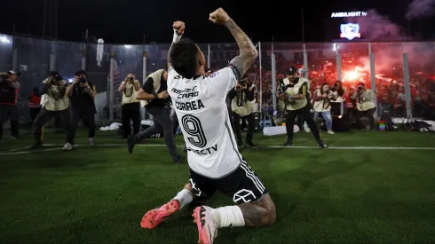 Javier Correa marcó por segundo partido consecutivo en Colo Colo y le dio un triunfo clave ante la UC.