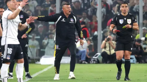 José Cabero acusó de violento a Jorge Almirón y denunció a Colo Colo por más que los fuegos artificiales.