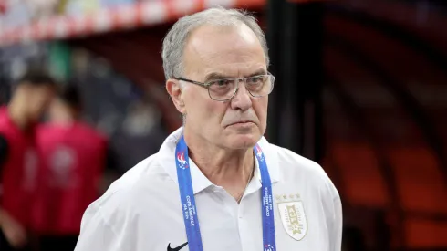 Un jugador de Uruguay salió a defender a Marcelo Bielsa y criticar a Luis Suárez