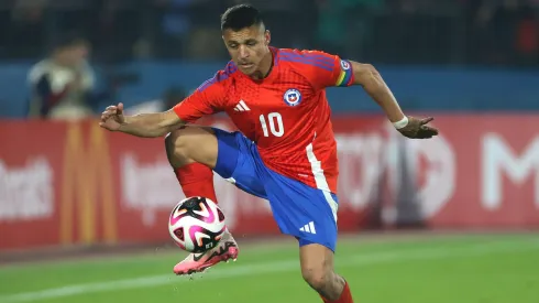 Alexis Sánchez vuelve a España a pedir ayudar para volver a las canchas.