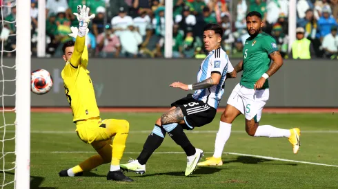 Enzo Fernández anotó en el partido de la primera ronda entre Bolivia y Argentina, disputado en La Paz.
