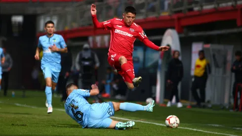 Juan Fuentes barre en el último enfrentamiento entre O'Higgins y Ñublense en el Campeonato Nacional 2024.