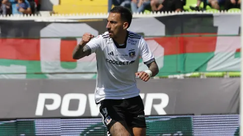 Javier Correa salió tras el primer tiempo de Colo Colo