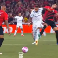 Una expulsión en el Brasileirao que da la vuelta al mundo: ¡Rafa Silva ve la roja a los tres segundos!