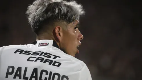 Carlos Palacios sufrió un grave problema físico que lo deja en duda en Colo Colo para la recta final.