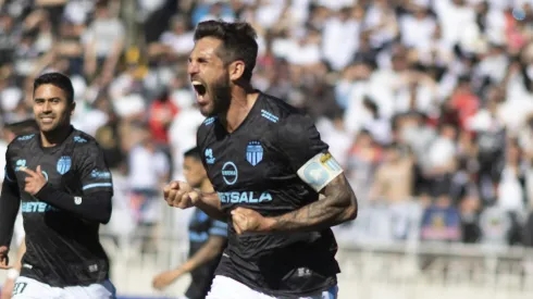 Joaquín Larrivey sigue vigente en el fútbol chileno.