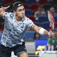 Alejandro Tabilo logra una gran remontada en el Masters 1000 de París y va por Tsitsipas