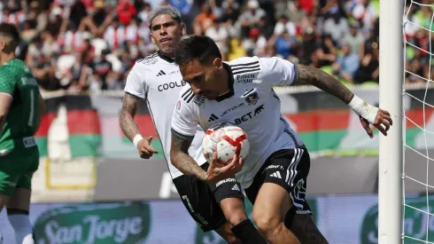 Colo Colo celebra grandes noticias con Javier Correa y Carlos Palacios.