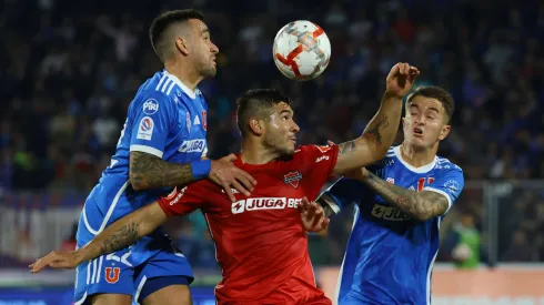 Gabriel Graciani y Matías Zaldivia en el último partido entre Universidad de Chile y Ñublense, en la fecha 14 del Campeonato Nacional 2024.
