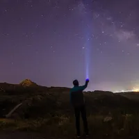 Se acerca la lluvia de estrellas Leónidas: Descubre cuándo y cómo verlas desde Chile
