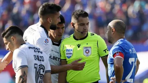 Colo Colo celebró en el escritorio en un fallo dividido.