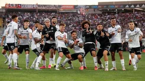 Los jugadores de Colo Colo celebran ante Deportes Iquique en la jornada 29 del Campeonato Nacional 2024.