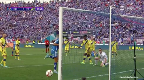 Chorri Palacios se perdió un gol brutal ante Everton