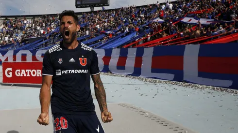 Joaquín Larrivey jugó dos años en Universidad de Chile.