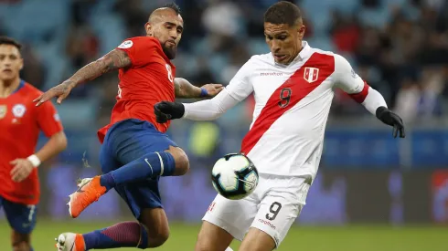 Chile visita a Perú con tres puntos de oro en juego para ambos.