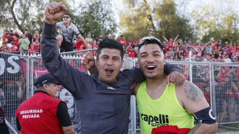 Patricio Rubio le dejó un mensajito al Romántico Viajero. También lo hizo Rafael Caroca, aunque a su lado está Lorenzo Reyes.