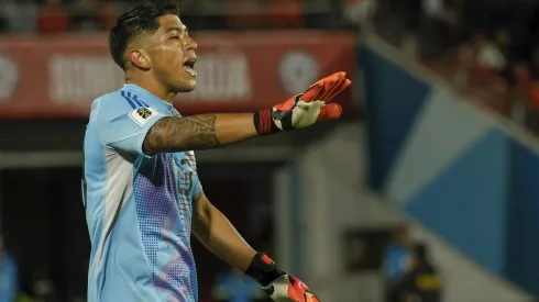 Brayan Cortés jugando por la selección chilena.