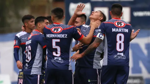 Los jugadores de Deportes Recoleta festejan contra Santiago Morning, en los cuartos de final de la Liguilla de Ascenso de la Primera B 2024.