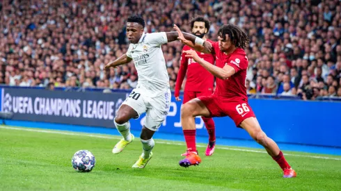 Vinícius Junior y Alexander Arnold en el último enfrentamiento entre Real Madrid y Liverpool.