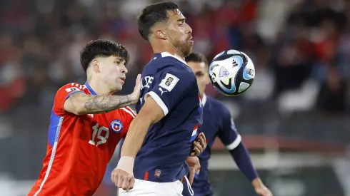 En acción por la selección paraguaya ante Chile.
